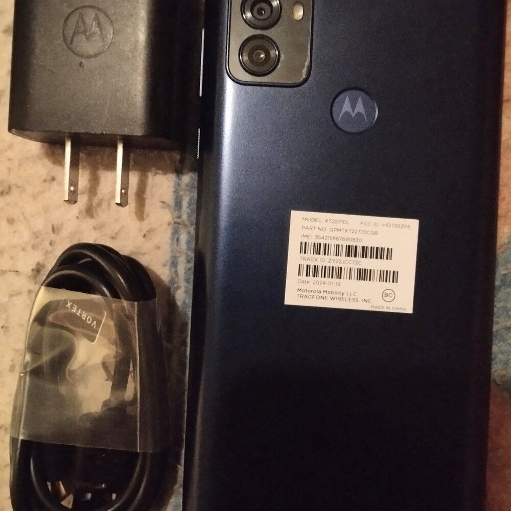 NEW 4G LTE 2023 MOTO PLAY SMARTPHONE WITH 12 OR 6 MONTHS DATA PLAN. HALF PRICE.